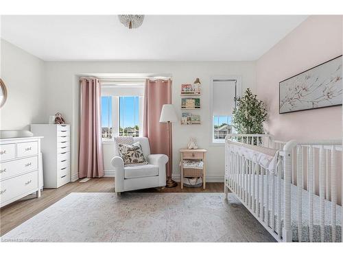 59 Edenrock Drive, Hamilton, ON - Indoor Photo Showing Bedroom