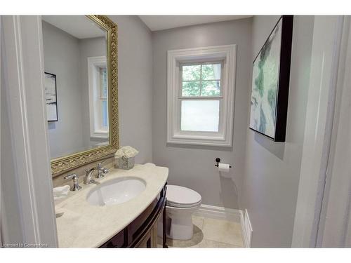 996 Cresthampton Lane, Mississauga, ON - Indoor Photo Showing Bathroom