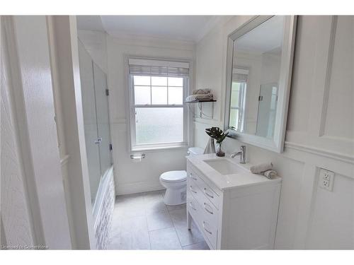 996 Cresthampton Lane, Mississauga, ON - Indoor Photo Showing Bathroom