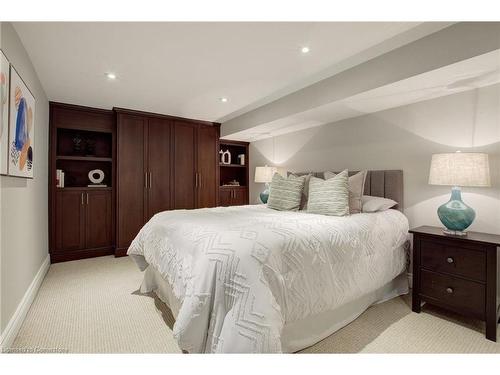 996 Cresthampton Lane, Mississauga, ON - Indoor Photo Showing Bedroom