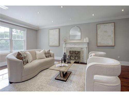 996 Cresthampton Lane, Mississauga, ON - Indoor Photo Showing Living Room With Fireplace