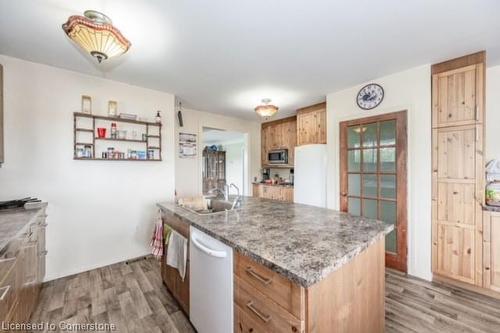 1388 Highway No. 6 N, Flamborough, ON - Indoor Photo Showing Kitchen