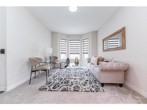 4508 Shuttleworth Drive, Niagara Falls, ON - Indoor Photo Showing Living Room