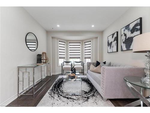 4508 Shuttleworth Drive, Niagara Falls, ON - Indoor Photo Showing Living Room