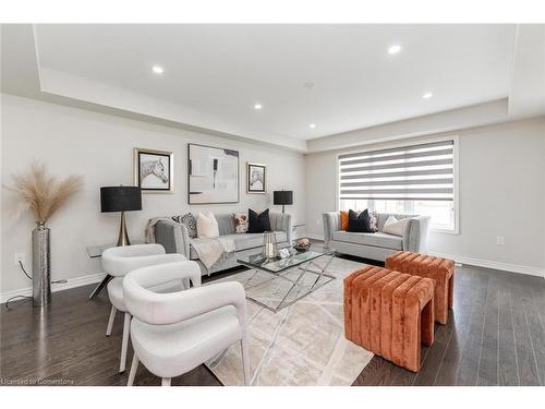 4508 Shuttleworth Drive, Niagara Falls, ON - Indoor Photo Showing Living Room