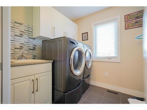 17 Ritchie Drive, Grand Valley, ON - Indoor Photo Showing Laundry Room