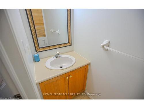 59 Kendrick Court, Hamilton, ON - Indoor Photo Showing Bathroom