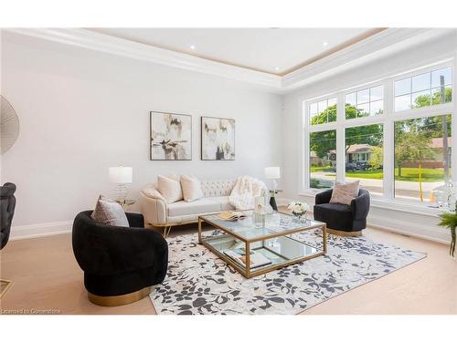 1306 Tansley Drive, Oakville, ON - Indoor Photo Showing Living Room