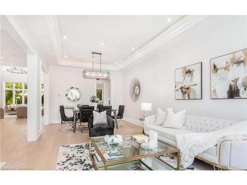 1306 Tansley Drive, Oakville, ON - Indoor Photo Showing Living Room