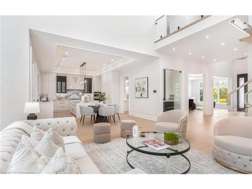 1306 Tansley Drive, Oakville, ON - Indoor Photo Showing Living Room