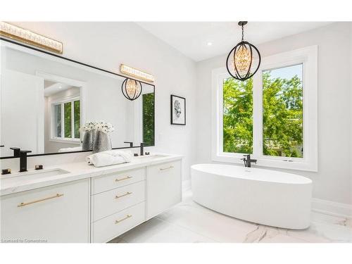 1306 Tansley Drive, Oakville, ON - Indoor Photo Showing Bathroom