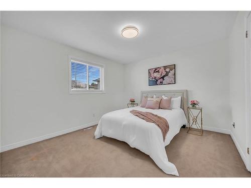 971 West 5Th Street, Hamilton, ON - Indoor Photo Showing Bedroom