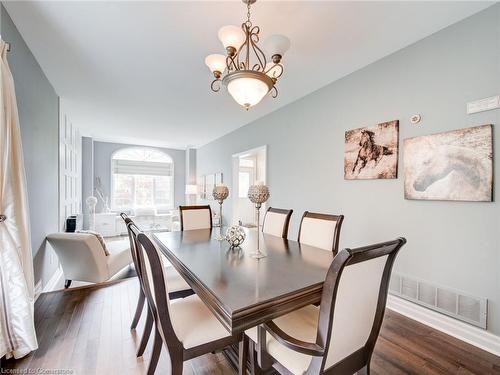 2547 Armour Crescent, Burlington, ON - Indoor Photo Showing Dining Room