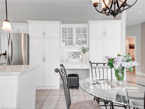 2547 Armour Crescent, Burlington, ON - Indoor Photo Showing Dining Room