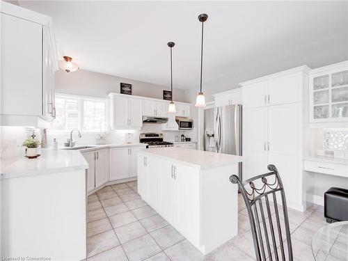 2547 Armour Crescent, Burlington, ON - Indoor Photo Showing Kitchen