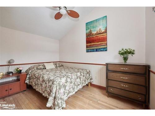 53 Lindale Avenue, Tiny, ON - Indoor Photo Showing Bedroom