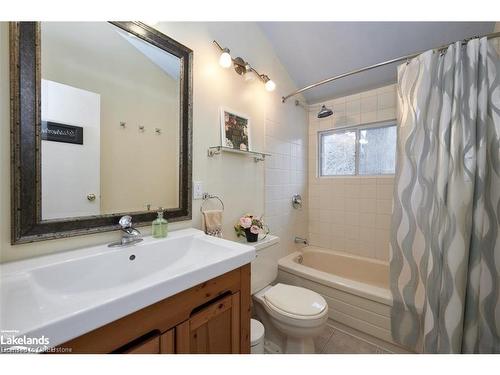 53 Lindale Avenue, Tiny, ON - Indoor Photo Showing Bathroom