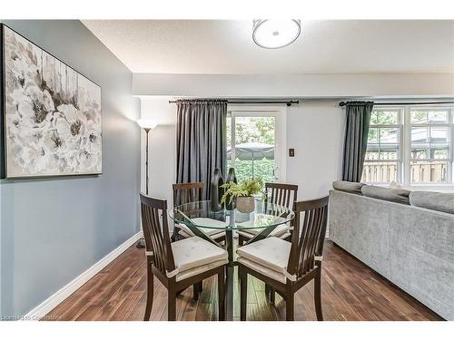 157-1951 Rathburn Road E, Mississauga, ON - Indoor Photo Showing Dining Room