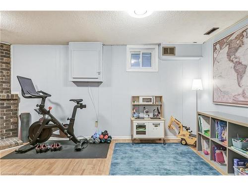 157-1951 Rathburn Road E, Mississauga, ON - Indoor Photo Showing Gym Room