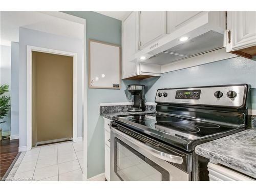 157-1951 Rathburn Road E, Mississauga, ON - Indoor Photo Showing Kitchen