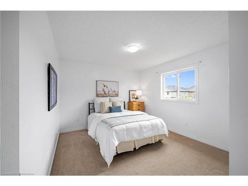 35 Freure Drive, Cambridge, ON - Indoor Photo Showing Bedroom