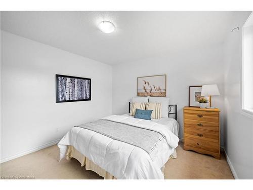 35 Freure Drive, Cambridge, ON - Indoor Photo Showing Bedroom