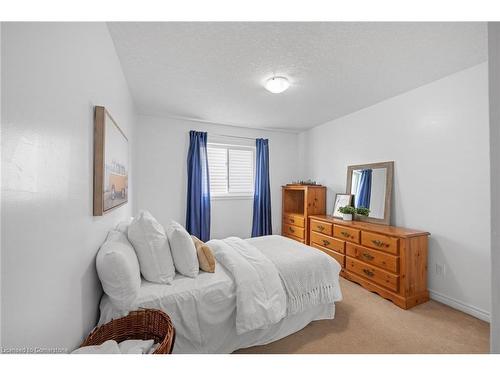 35 Freure Drive, Cambridge, ON - Indoor Photo Showing Bedroom