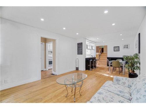 370 Fountain Street S, Cambridge, ON - Indoor Photo Showing Living Room