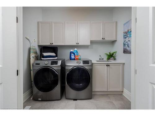 1644 Rizzardo Crescent, Innisfil, ON - Indoor Photo Showing Laundry Room