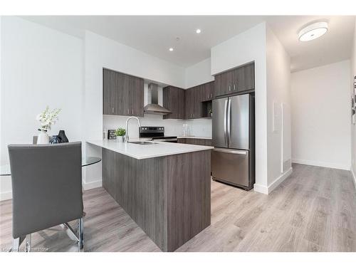 1806-15 Glebe Street, Cambridge, ON - Indoor Photo Showing Kitchen With Stainless Steel Kitchen