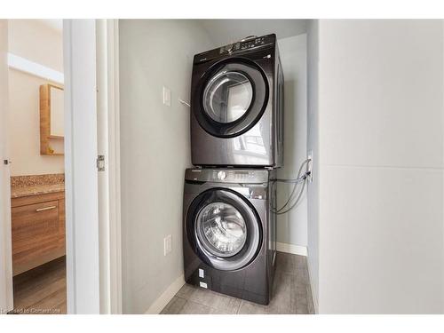 2103-318 Spruce Street, Waterloo, ON - Indoor Photo Showing Laundry Room