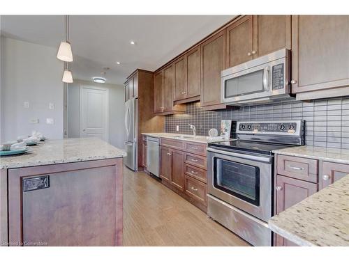 201-223 Erb Street W, Waterloo, ON - Indoor Photo Showing Kitchen With Upgraded Kitchen