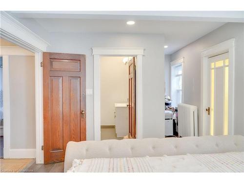 77 Proctor Boulevard, Hamilton, ON - Indoor Photo Showing Bedroom