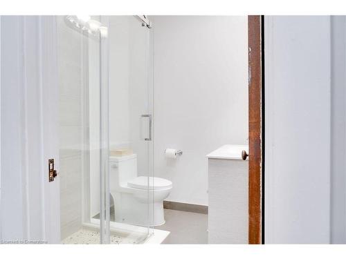 77 Proctor Boulevard, Hamilton, ON - Indoor Photo Showing Bathroom