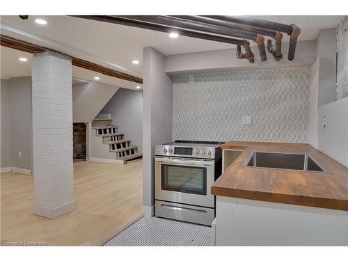 77 Proctor Boulevard, Hamilton, ON - Indoor Photo Showing Kitchen