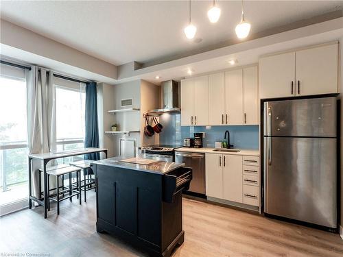 531-165 Legion Road N, Toronto, ON - Indoor Photo Showing Kitchen With Stainless Steel Kitchen With Upgraded Kitchen