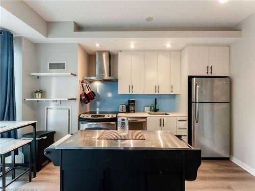 531-165 Legion Road N, Toronto, ON - Indoor Photo Showing Kitchen With Stainless Steel Kitchen With Double Sink With Upgraded Kitchen