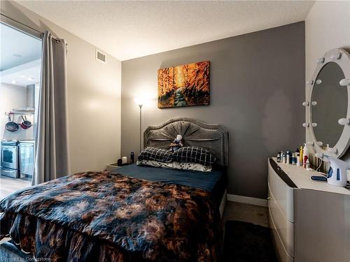 531-165 Legion Road N, Toronto, ON - Indoor Photo Showing Bedroom