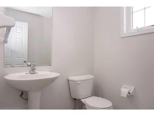 184 Maitland Street, Kitchener, ON - Indoor Photo Showing Bathroom