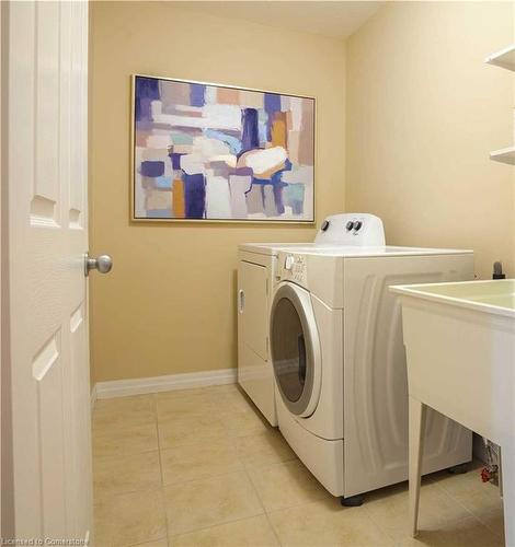 523 Windflower Crescent, Kitchener, ON - Indoor Photo Showing Laundry Room