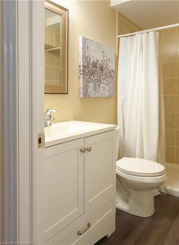 523 Windflower Crescent, Kitchener, ON - Indoor Photo Showing Bathroom