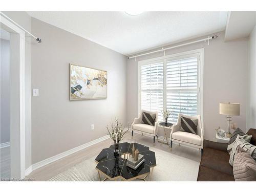 1063 Zimmerman Crescent, Milton, ON - Indoor Photo Showing Living Room