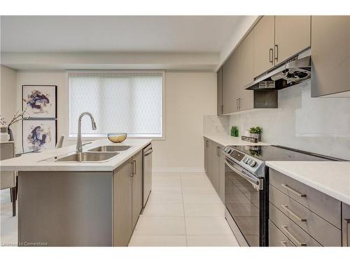 18 Elliot Avenue E, Fergus, ON - Indoor Photo Showing Kitchen With Double Sink With Upgraded Kitchen