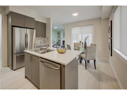 18 Elliot Avenue E, Fergus, ON - Indoor Photo Showing Kitchen With Double Sink With Upgraded Kitchen