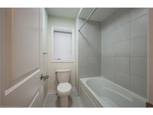 18 Elliot Avenue E, Fergus, ON - Indoor Photo Showing Bathroom