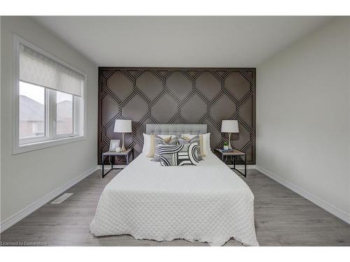 18 Elliot Avenue E, Fergus, ON - Indoor Photo Showing Bedroom