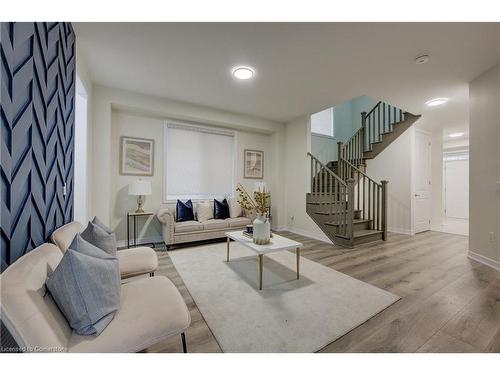 18 Elliot Avenue E, Fergus, ON - Indoor Photo Showing Living Room