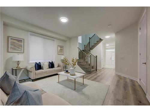 18 Elliot Avenue E, Fergus, ON - Indoor Photo Showing Living Room