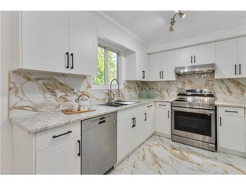 452 Exmouth Circle, London, ON - Indoor Photo Showing Kitchen With Double Sink