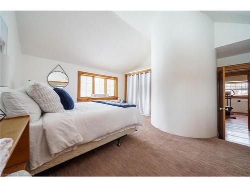 170 Cleaver Road, Brantford, ON - Indoor Photo Showing Bedroom